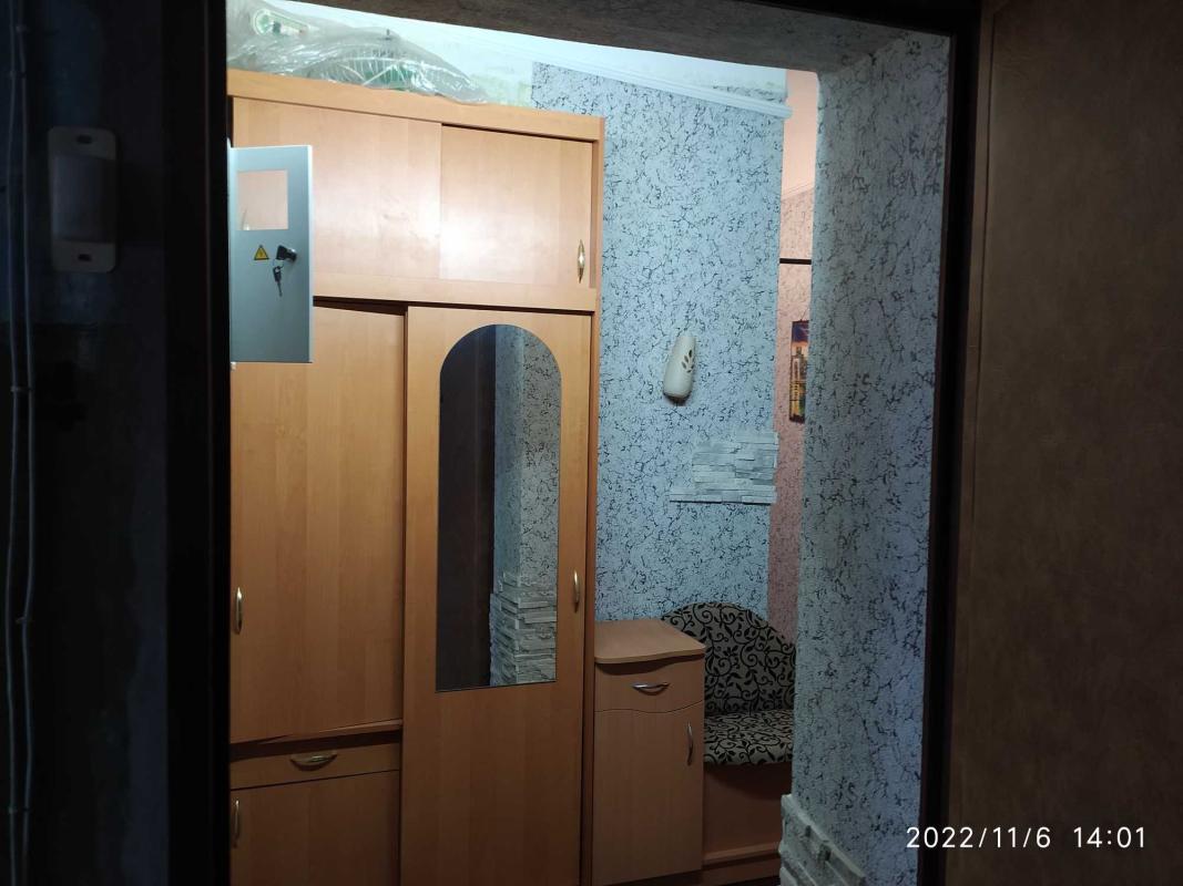 Long term rent 2 bedroom-(s) apartment Dovatora Street 17