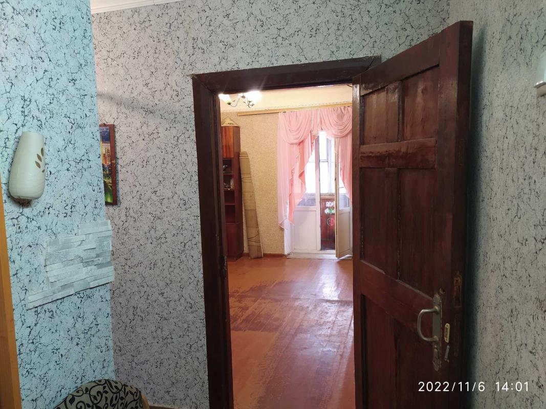 Long term rent 2 bedroom-(s) apartment Dovatora Street 17