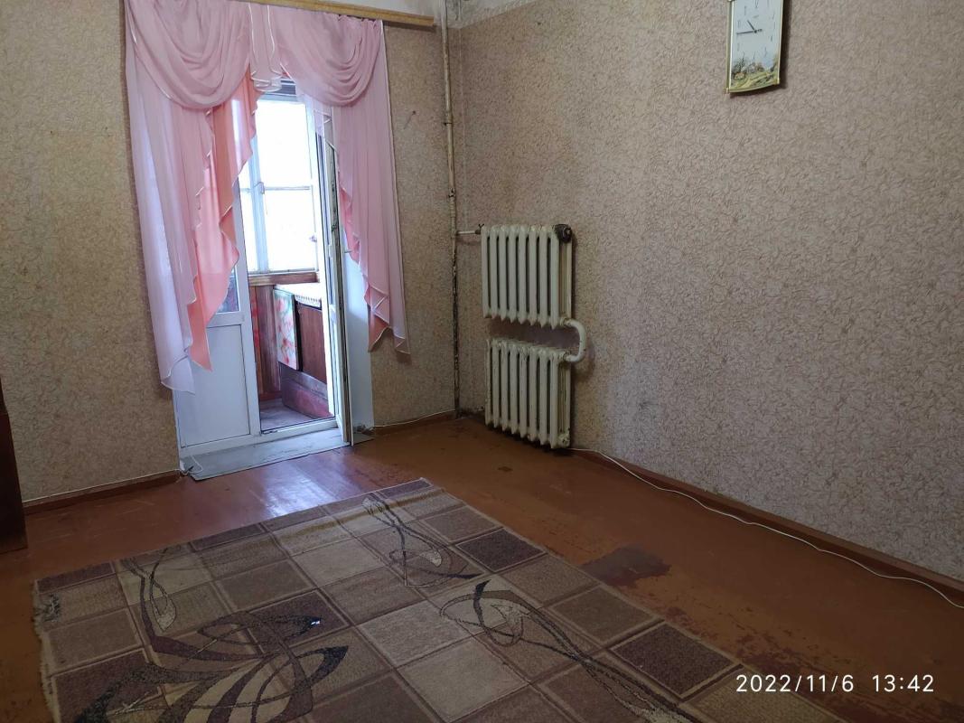 Long term rent 2 bedroom-(s) apartment Dovatora Street 17