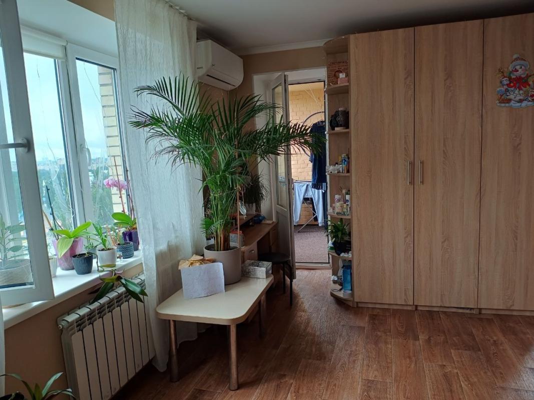 Продаж 3 кімнатної квартири 67 кв. м, Академіка Корольова просп. 2а