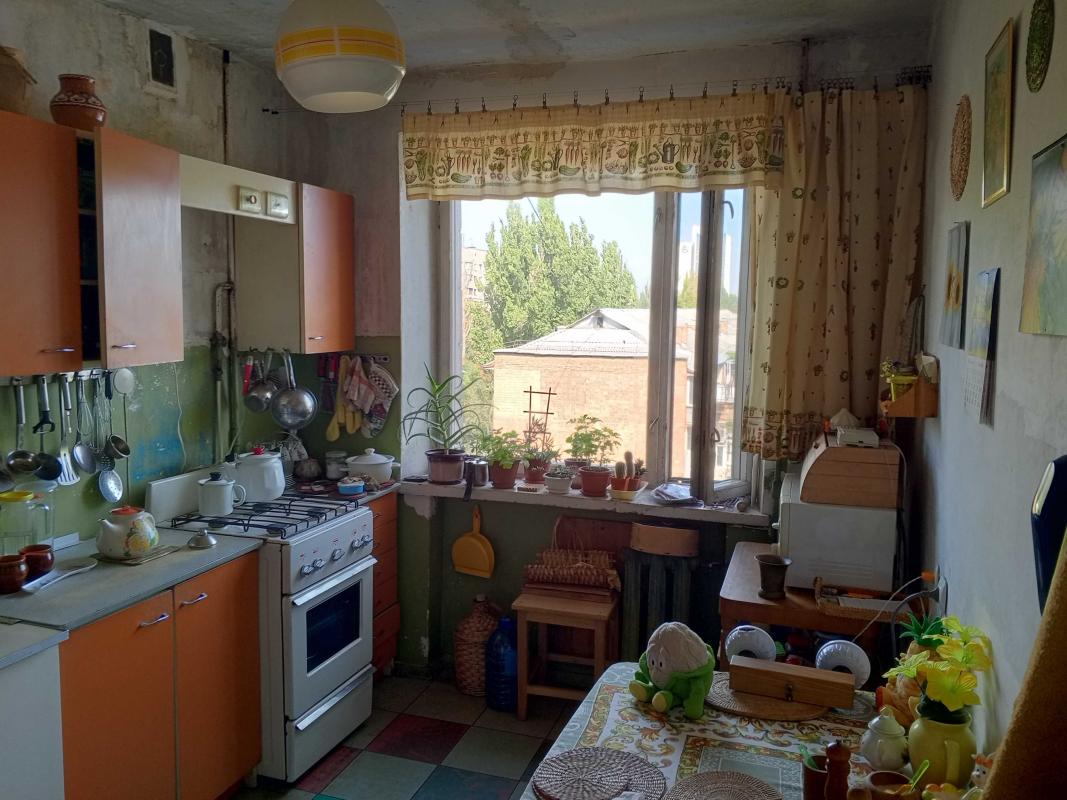 Sale 4 bedroom-(s) apartment 79 sq. m., Akademika Dobrokhotova Street 11