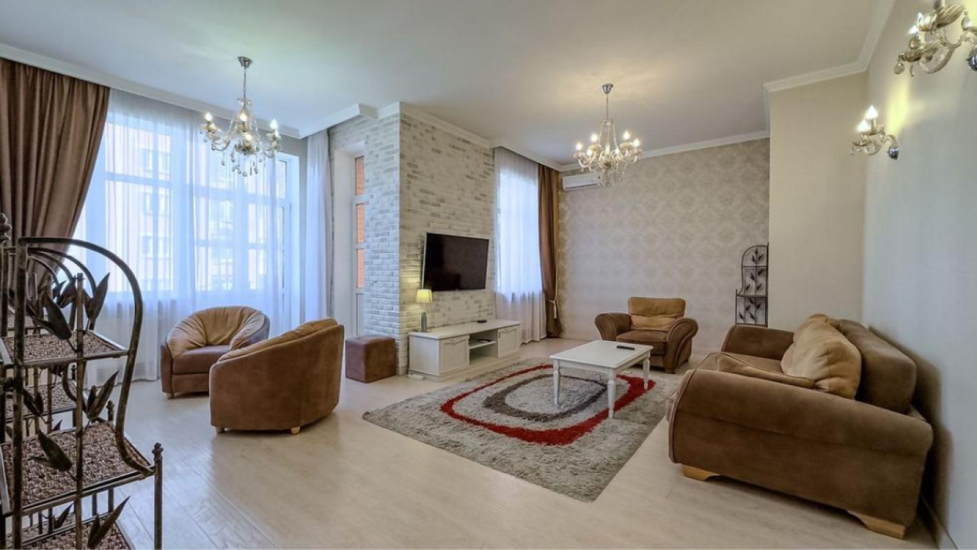 Long term rent 3 bedroom-(s) apartment Dmytrivska Street 66а