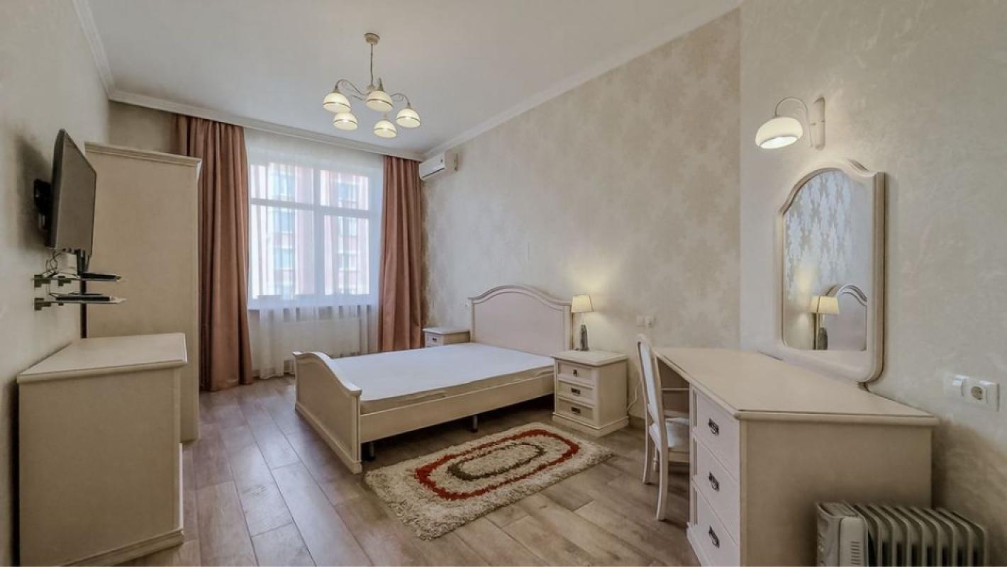 Long term rent 3 bedroom-(s) apartment Dmytrivska Street 66а