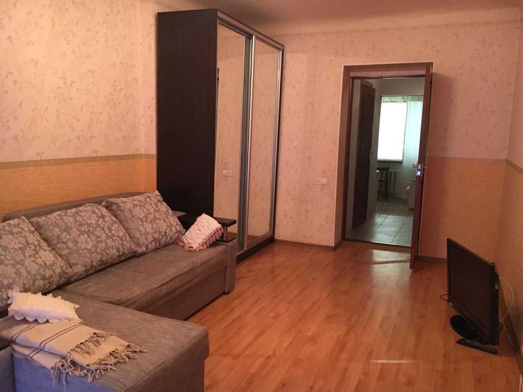 Long term rent 1 bedroom-(s) apartment Morozova Street 22б