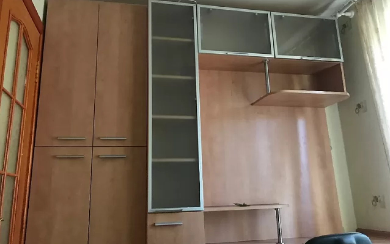 Long term rent 2 bedroom-(s) apartment Zernovyi Lane 6/6