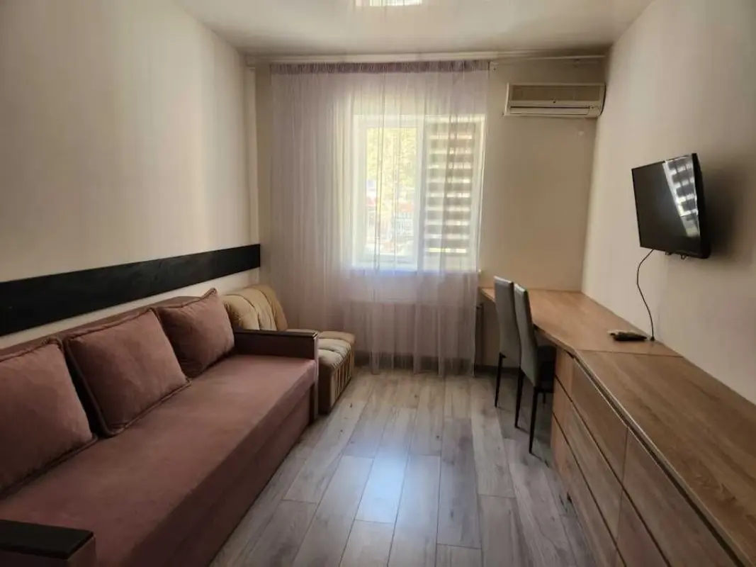 Apartment for rent - Fesenkivska Street 15