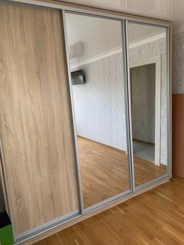 Продаж 1 кімнатної квартири 32 кв. м, Дегтярівська вул. 9