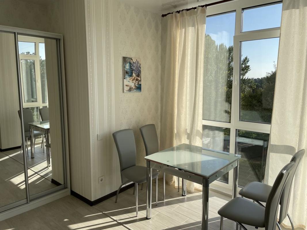 Sale 1 bedroom-(s) apartment 36 sq. m., Liubomyra Huzara Avenue (Kosmonavta Komarova Avenue)