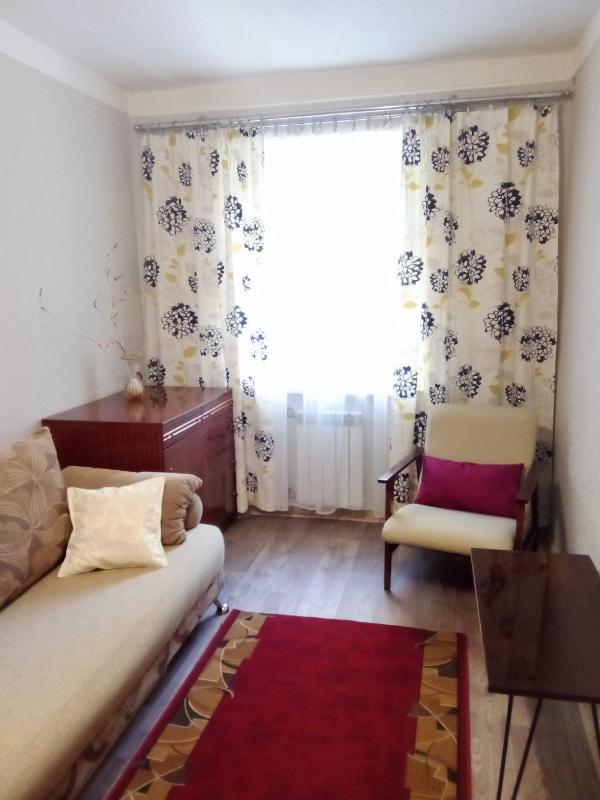 Long term rent 3 bedroom-(s) apartment Arhitektora Aloshyna Avenue (Ordzhonikidze Avenue) 39