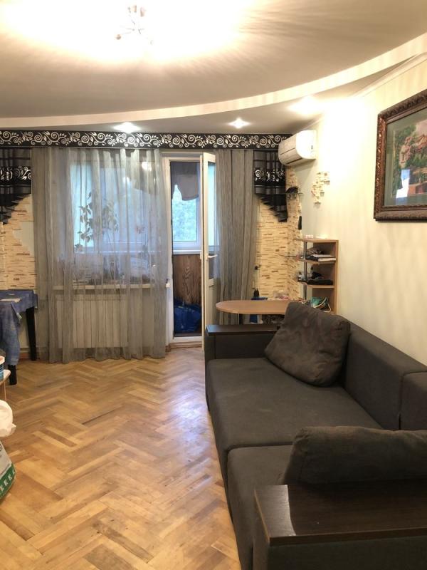 Sale 3 bedroom-(s) apartment 60 sq. m., Vidradnyi Avenue 12