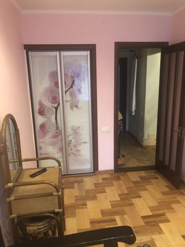 Sale 3 bedroom-(s) apartment 60 sq. m., Vidradnyi Avenue 12