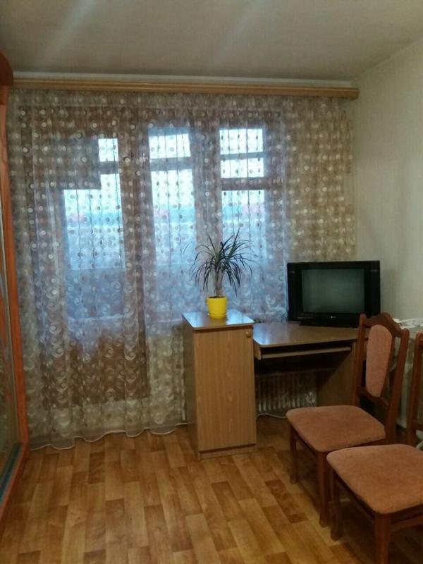 Long term rent 1 bedroom-(s) apartment Polyova Street 4