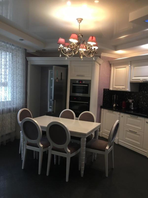 Long term rent 3 bedroom-(s) apartment Vyshhorodska Street 45А/3