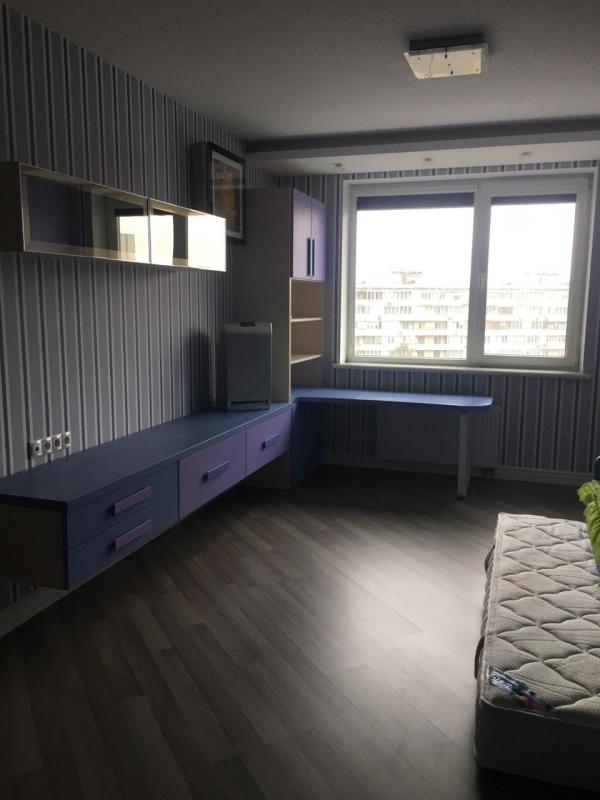 Long term rent 3 bedroom-(s) apartment Vyshhorodska Street 45А/3