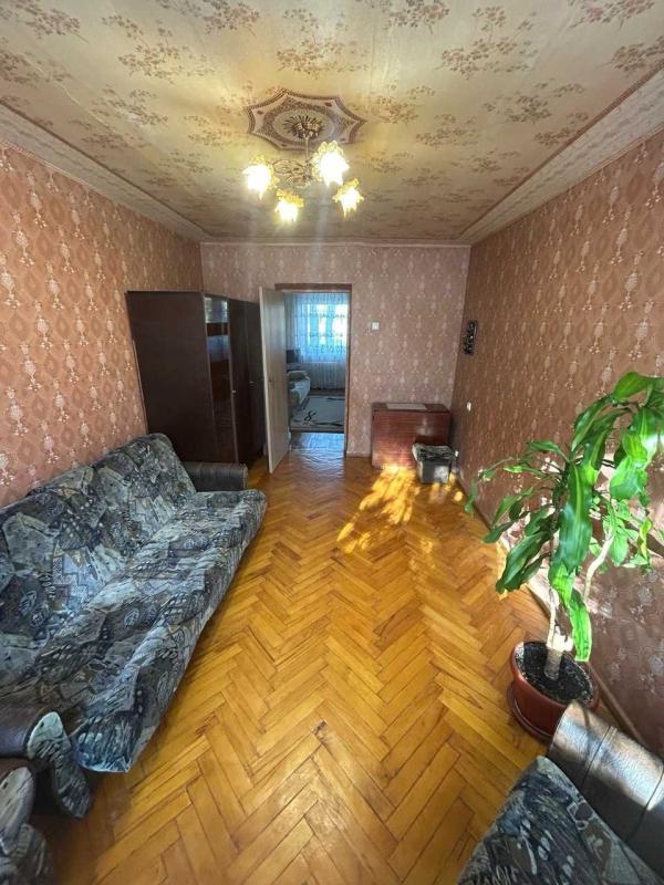 Продаж 2 кімнатної квартири 45 кв. м, Естонська вул. 7