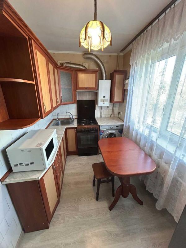 Продаж 2 кімнатної квартири 45 кв. м, Естонська вул. 7