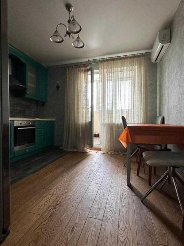 Продаж 3 кімнатної квартири 97 кв. м, Науки просп. 55а