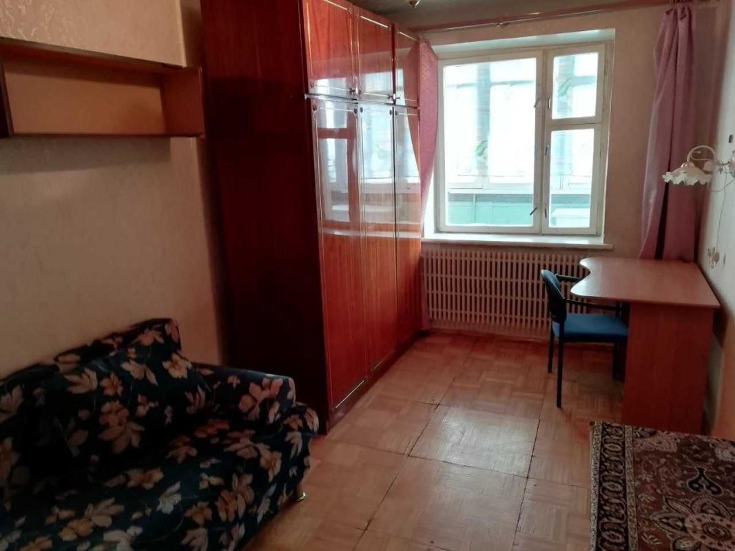 Продаж 4 кімнатної квартири 78 кв. м, Олексіївська вул. 14а