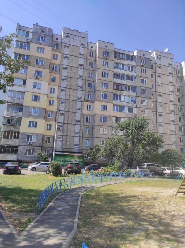 Продажа 3 комнатной квартиры 71 кв. м, Тростянецкая ул. 8