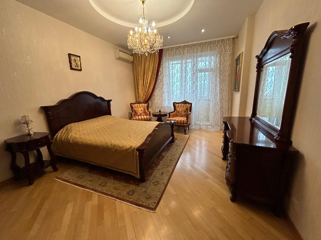 Sale 3 bedroom-(s) apartment 160 sq. m., Moldovska Street (Moldavska Street) 2