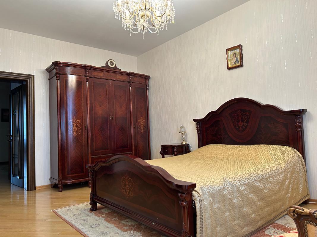 Sale 3 bedroom-(s) apartment 160 sq. m., Moldovska Street (Moldavska Street) 2