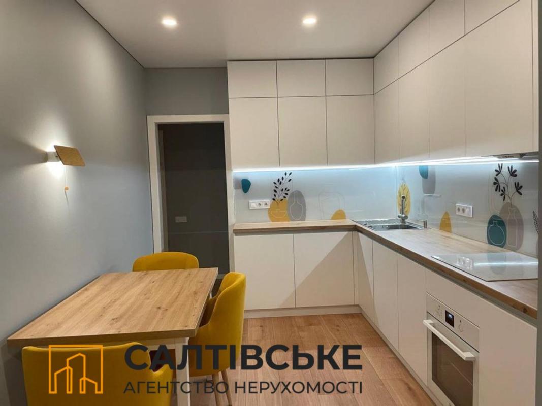 Продаж 2 кімнатної квартири 63 кв. м, Академіка Павлова вул. 158 корпус 2