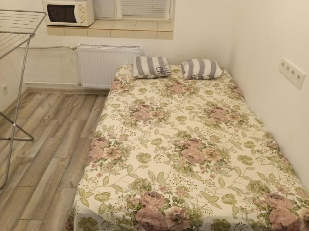 Sale 1 bedroom-(s) apartment 12 sq. m., Riznykivskyi Lane 4