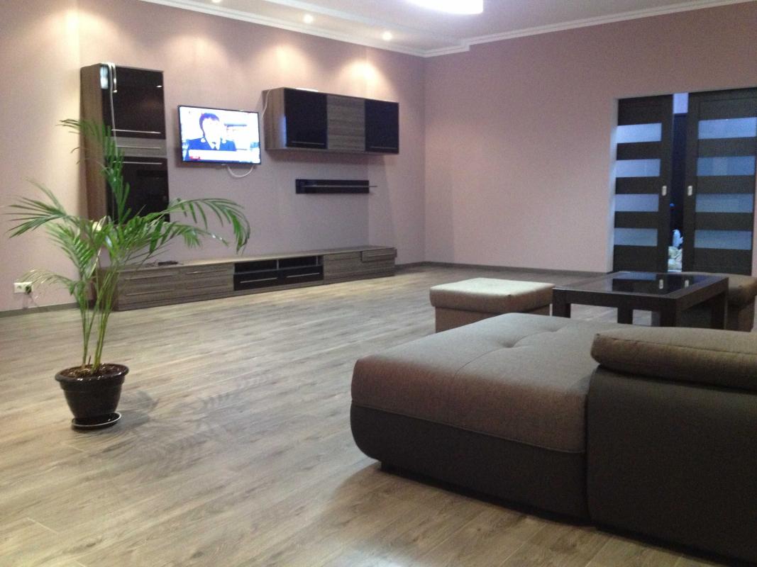 Sale 3 bedroom-(s) apartment 172 sq. m., Yuriia Illienka Street (Melnykova Street) 18б