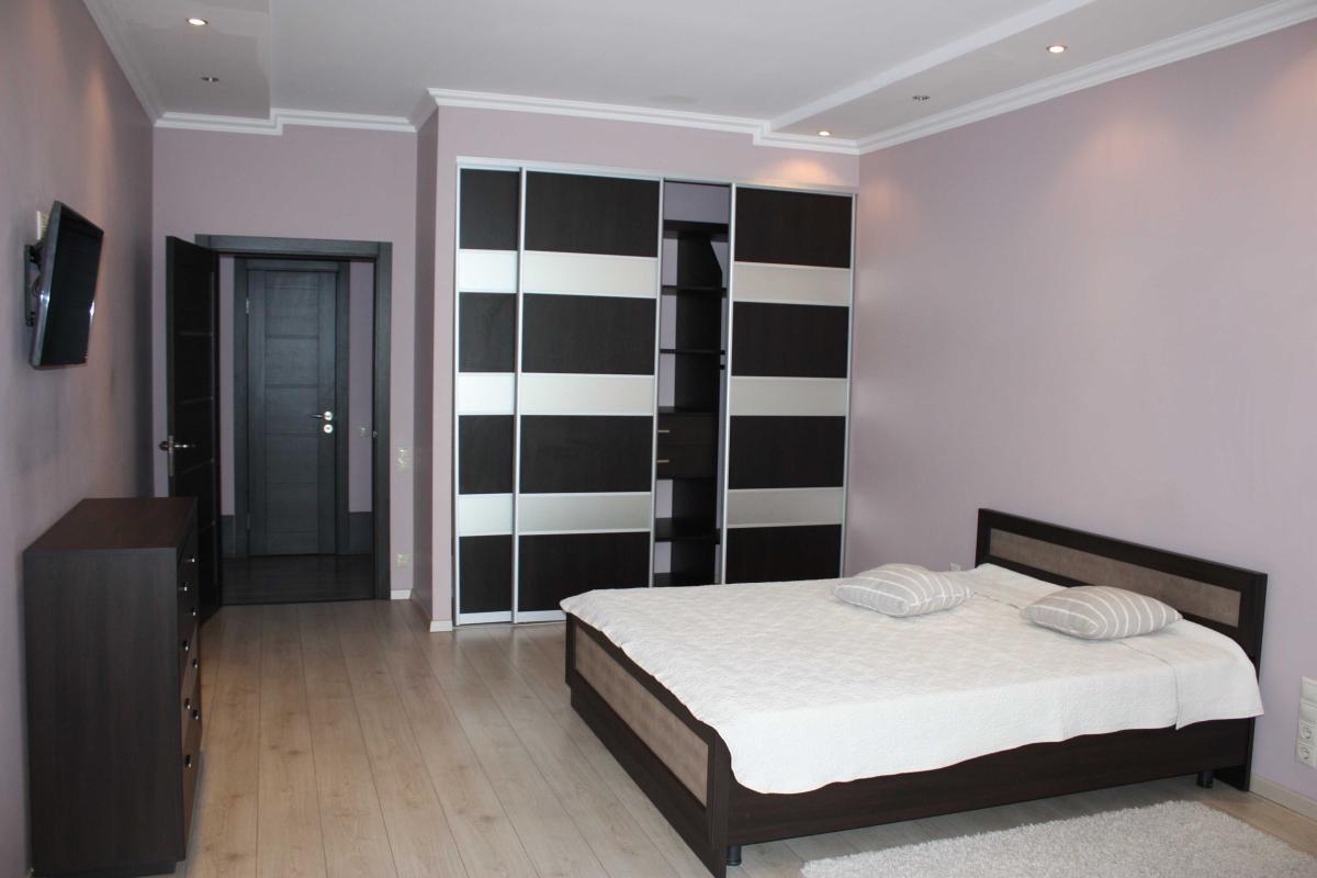 Sale 3 bedroom-(s) apartment 172 sq. m., Yuriia Illienka Street (Melnykova Street) 18б