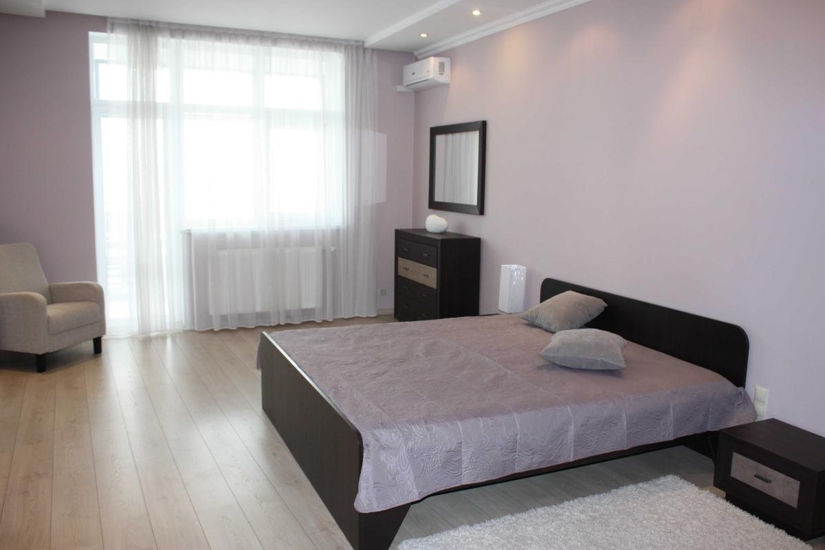 Sale 3 bedroom-(s) apartment 172 sq. m., Yuriia Illienka Street (Melnykova Street) 18б