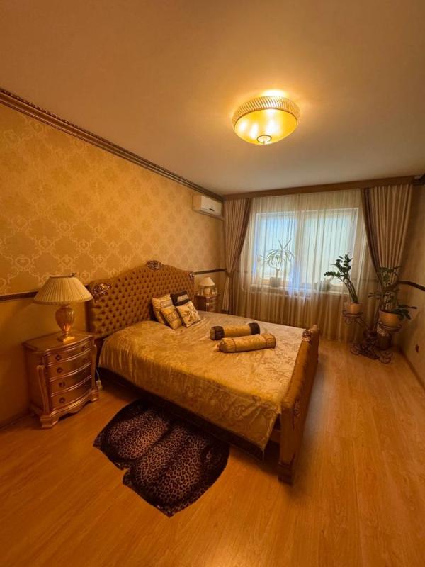 Продажа 3 комнатной квартиры 93 кв. м, Петра Григоренко просп. 20а