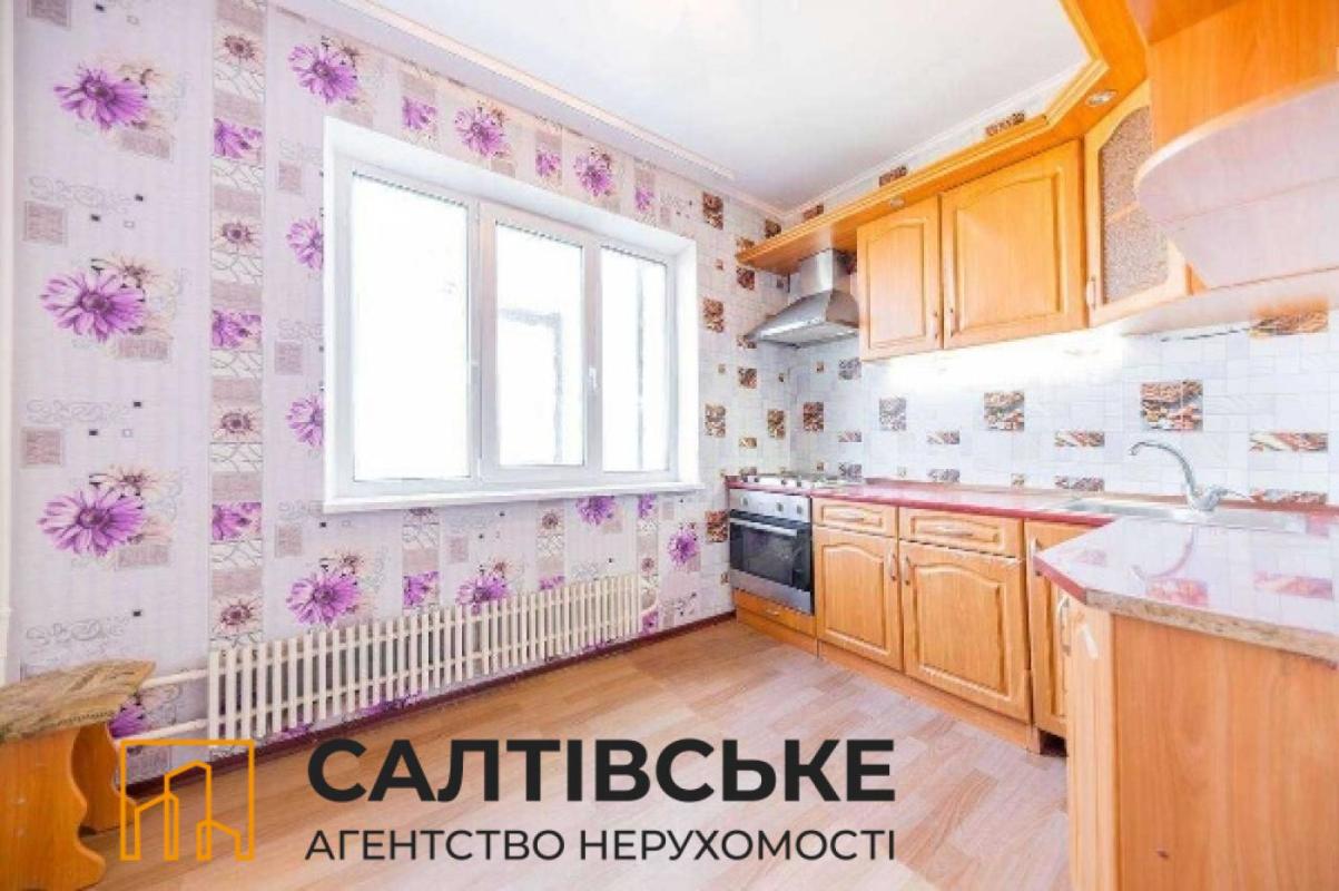 Продажа 3 комнатной квартиры 70 кв. м, Енакиевская ул. 38