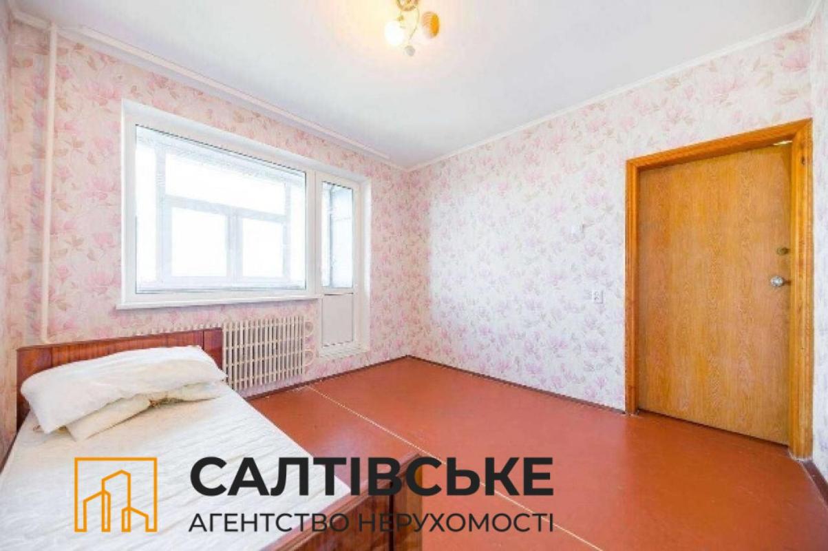 Продажа 3 комнатной квартиры 70 кв. м, Енакиевская ул. 38