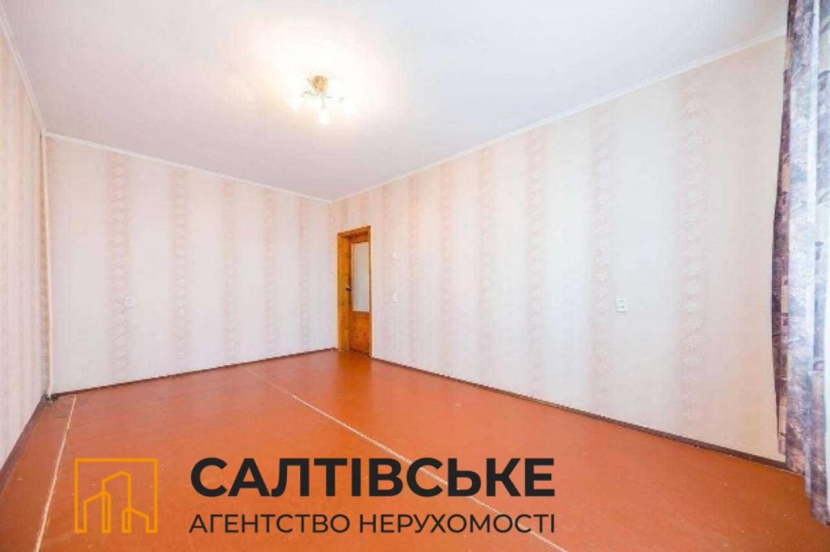 Продажа 3 комнатной квартиры 70 кв. м, Енакиевская ул. 38