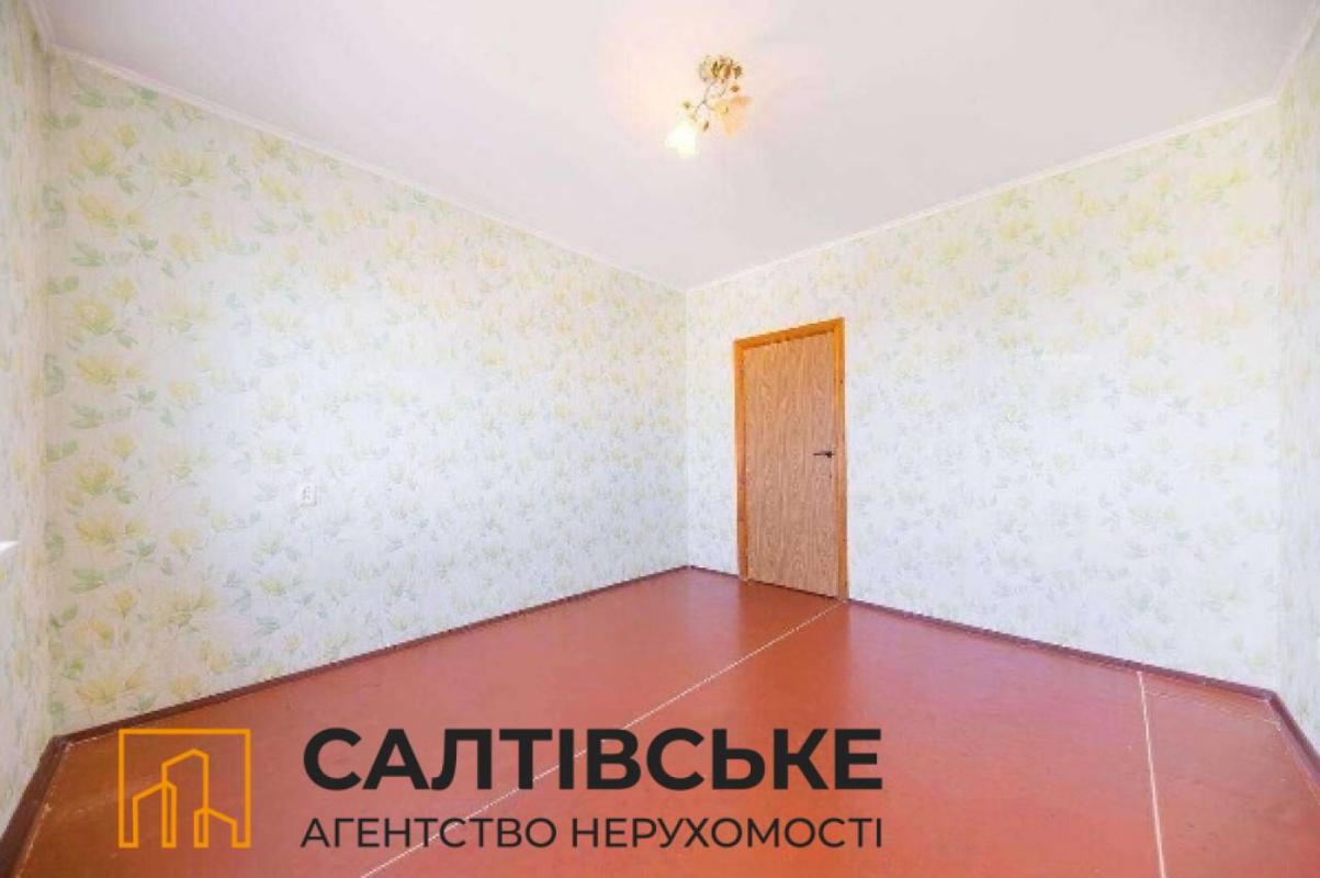 Продажа 3 комнатной квартиры 70 кв. м, Енакиевская ул. 38