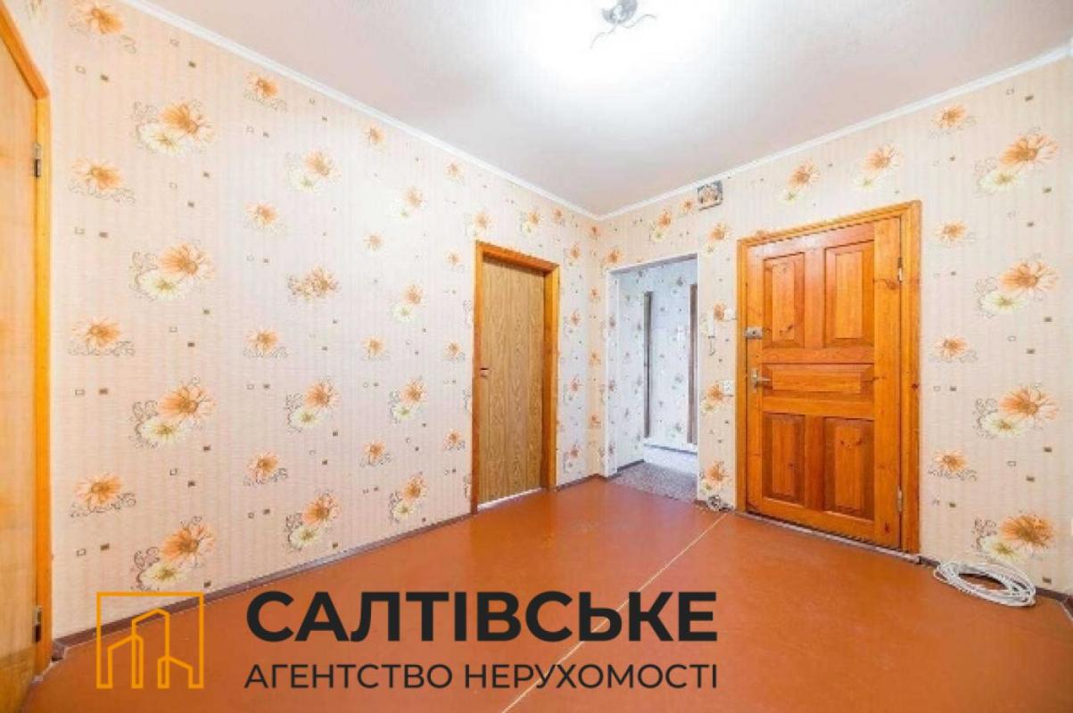 Продажа 3 комнатной квартиры 70 кв. м, Енакиевская ул. 38