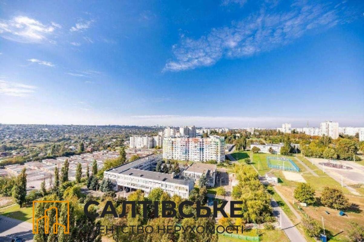 Продажа 3 комнатной квартиры 70 кв. м, Енакиевская ул. 38