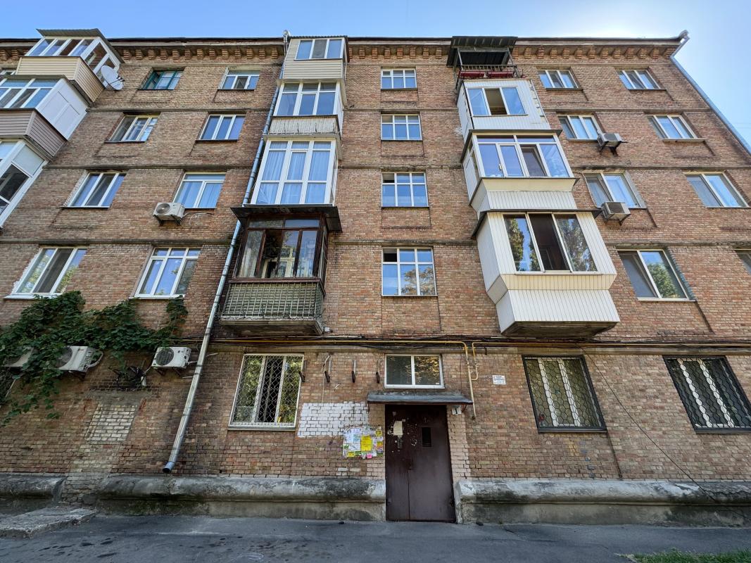 Продаж 2 кімнатної квартири 56 кв. м, Святослава Хороброго вул. 2