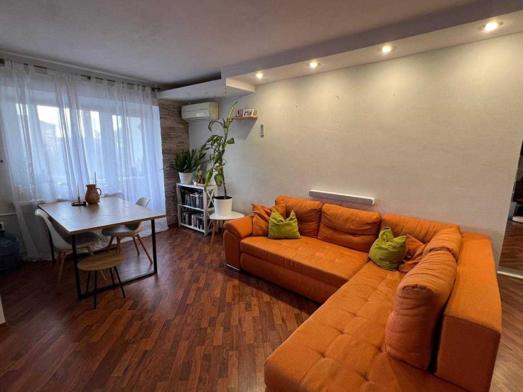 Sale 3 bedroom-(s) apartment 56 sq. m., Plastova street (Ivana Serhienka Street) 21