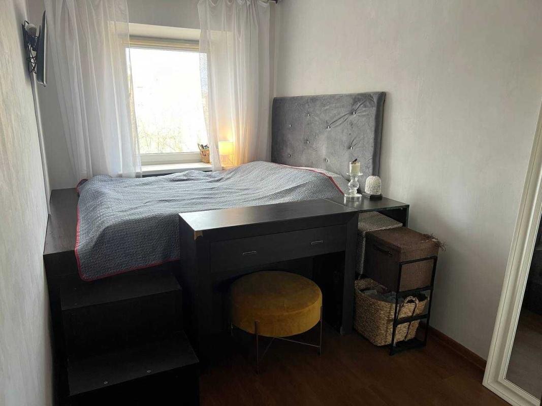 Sale 3 bedroom-(s) apartment 56 sq. m., Plastova street (Ivana Serhienka Street) 21