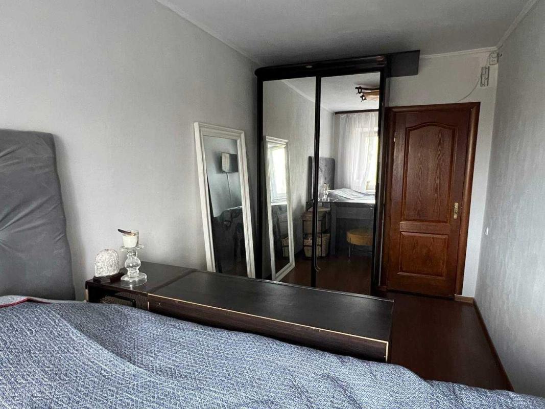 Sale 3 bedroom-(s) apartment 56 sq. m., Plastova street (Ivana Serhienka Street) 21