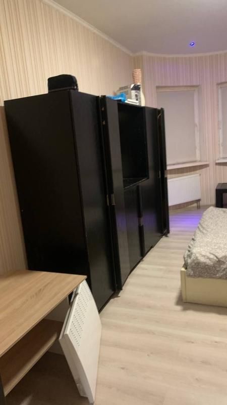 Продаж 2 кімнатної квартири 86 кв. м, Харківське шосе 19