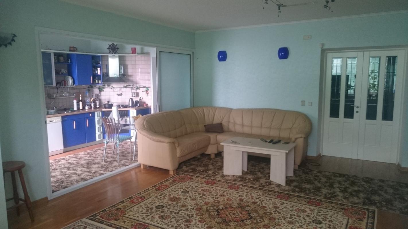 Long term rent 3 bedroom-(s) apartment Staronavodnytska Street 4