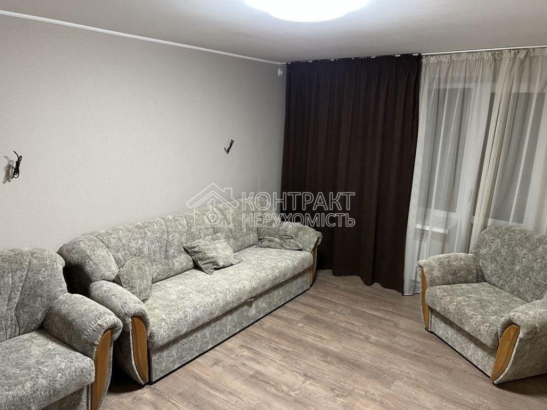 Long term rent 3 bedroom-(s) apartment Yuriya Paraschuka street (Ivana Mynailenko Street) 7