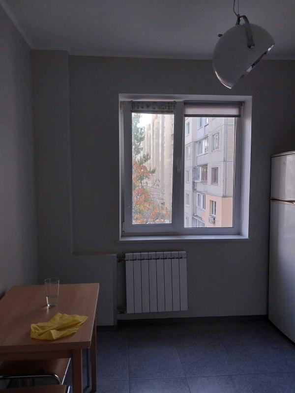 Продаж 3 кімнатної квартири 62 кв. м, Зої Гайдай вул. 2А