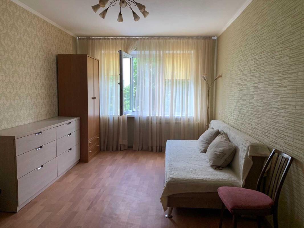 Sale 3 bedroom-(s) apartment 62 sq. m., Bakynska Street 37