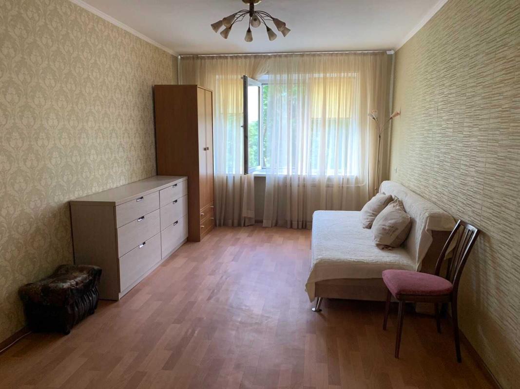 Sale 3 bedroom-(s) apartment 62 sq. m., Bakynska Street 37