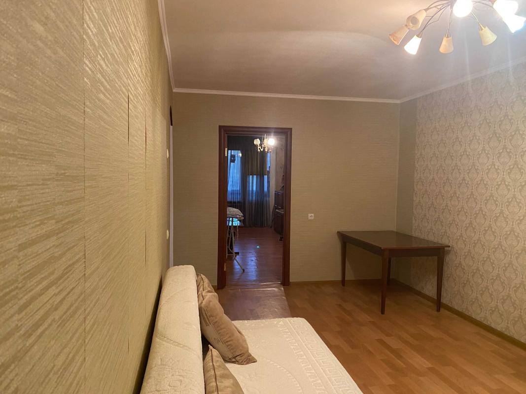 Sale 3 bedroom-(s) apartment 62 sq. m., Bakynska Street 37