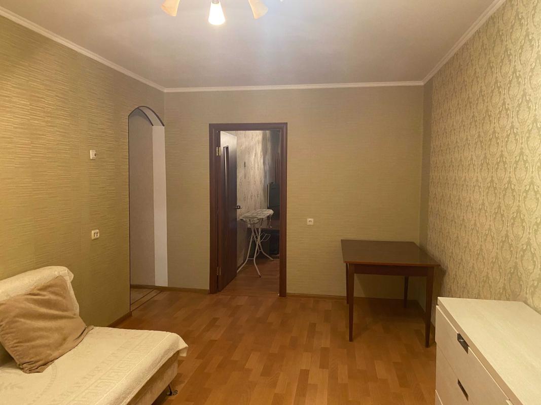 Sale 3 bedroom-(s) apartment 62 sq. m., Bakynska Street 37