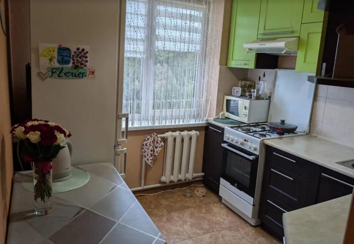 Sale 3 bedroom-(s) apartment 48 sq. m., Lesi Ukrainky Street 2